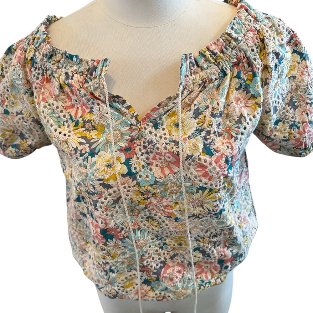 Solitaire Floral Eyelet Peasant Blouse with Tassel Tie – Small - Picture 4 of 4